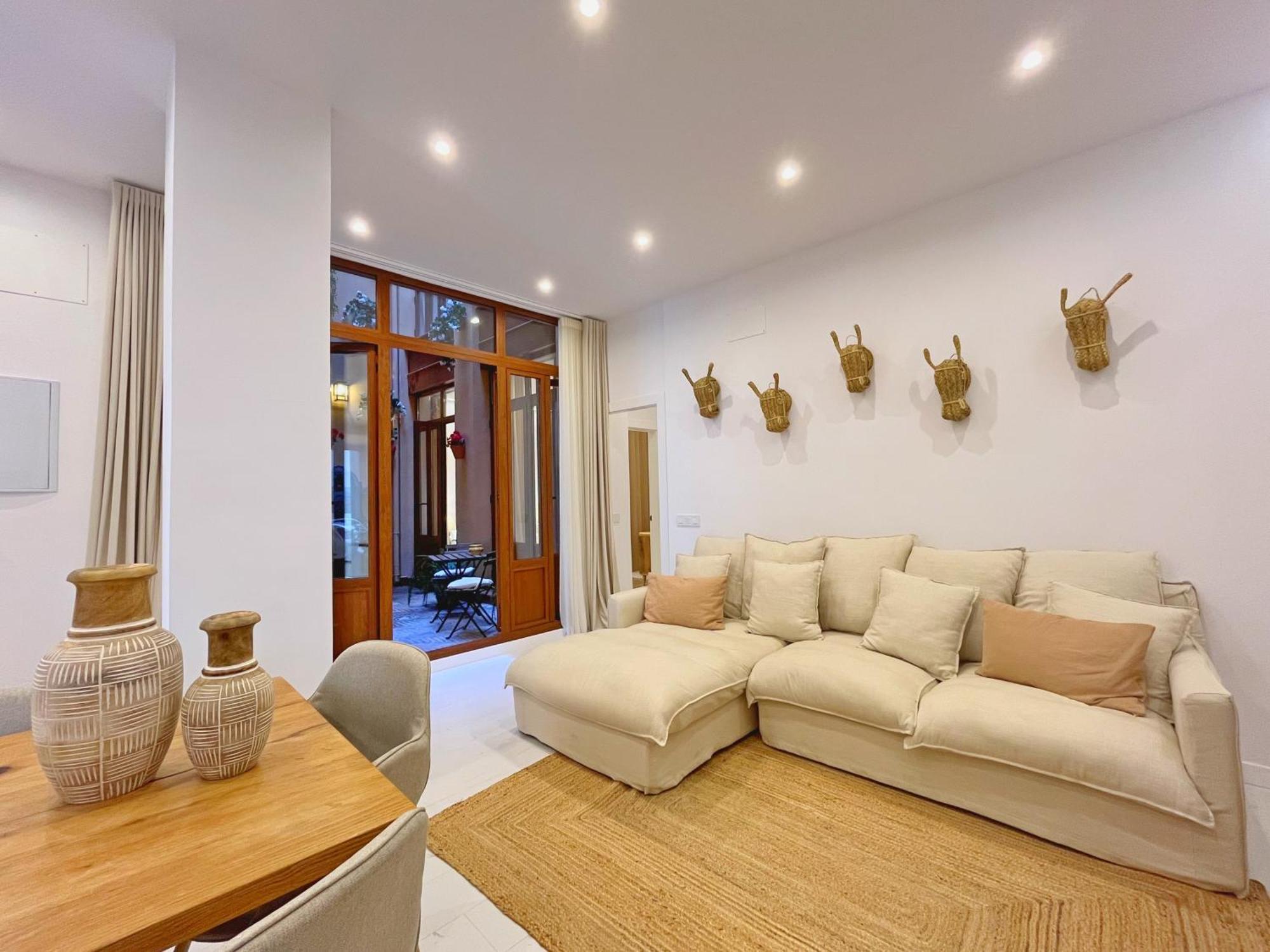 Appartement Piso Con Patio, 3 Habitaciones, En La Goleta